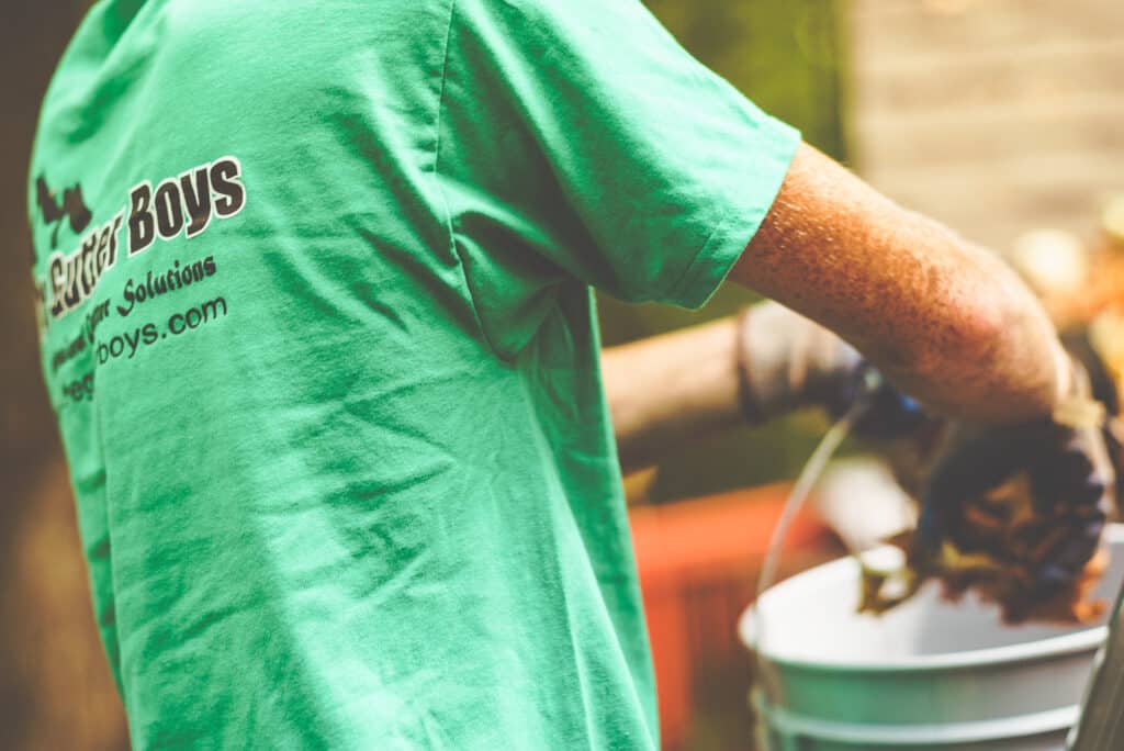 Common gutter cleaning mistakes. 